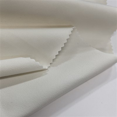 Polyesterová tkanina s nízkým obsahem spandexu